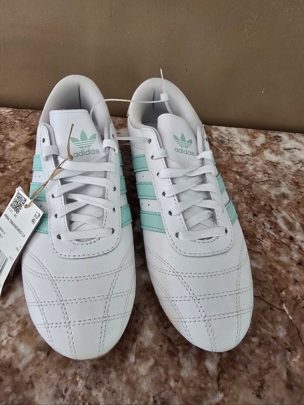 adidas Women’s White Sneakers with Mint Stripes Size 5.5